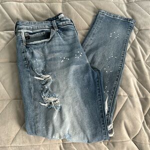 KanCan jeans size 13/30 distressed with paint splatter